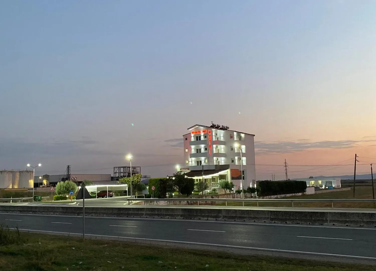 Monte Rei Hotel Lushnjë