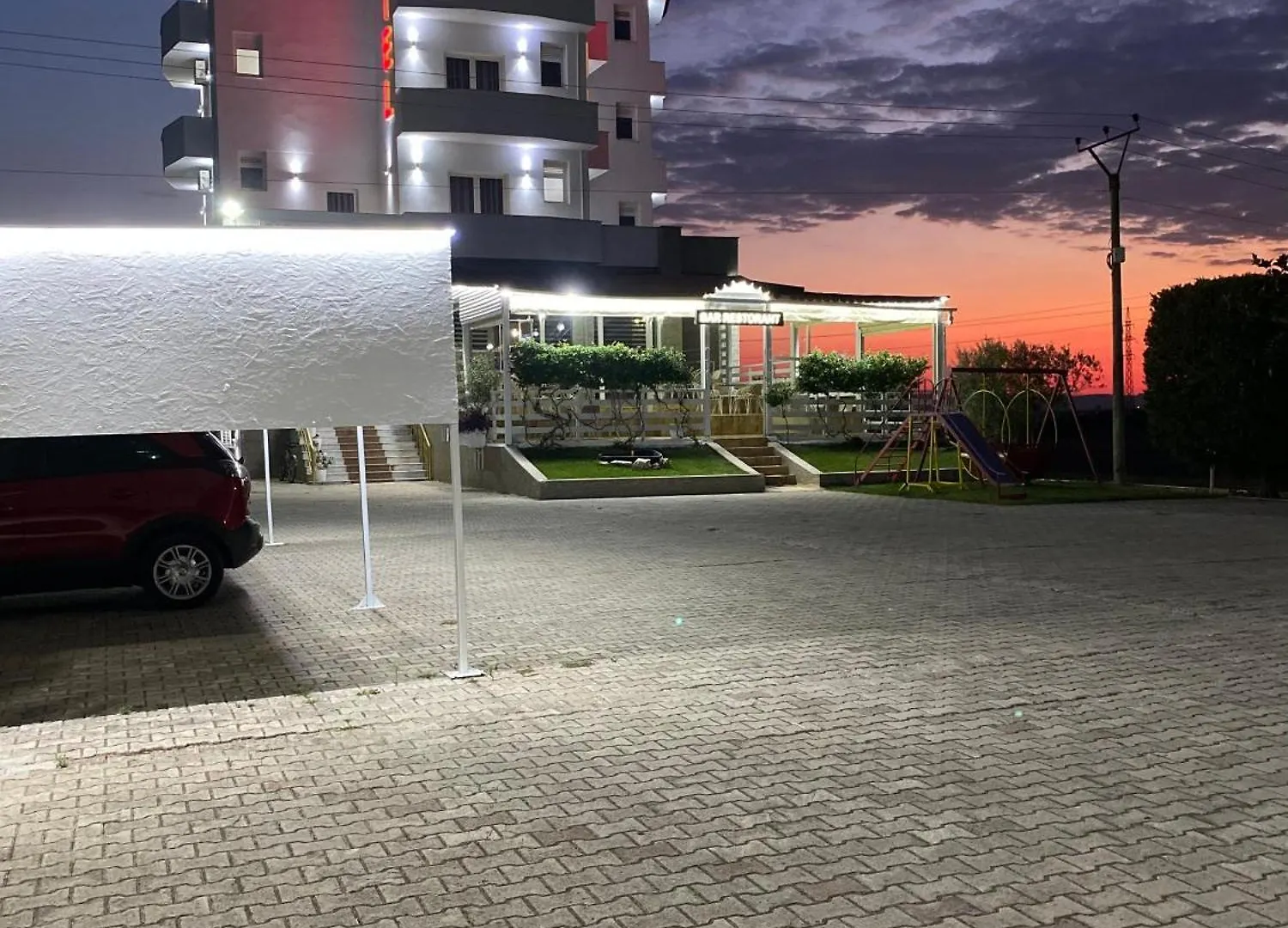 Monte Rei Hotel Lushnjë 0*,  Albanien